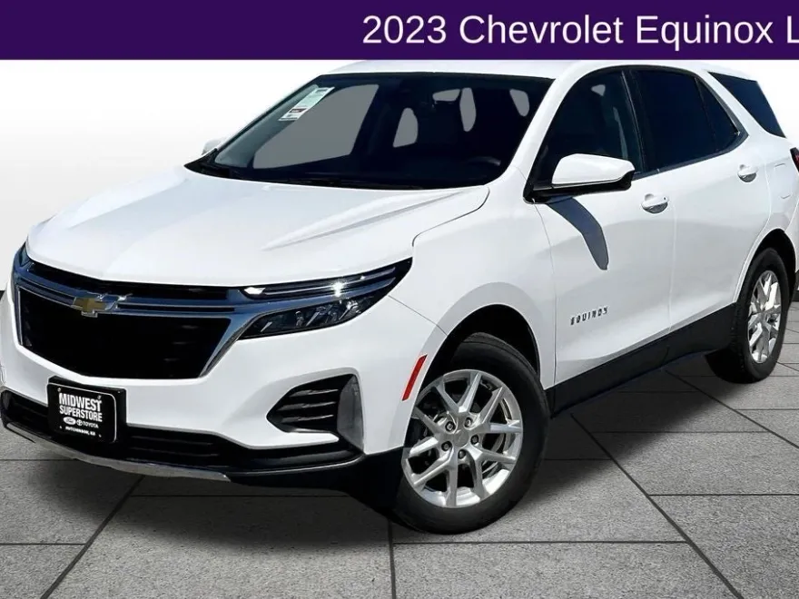 2023 Chevrolet Equinox LT photo 1