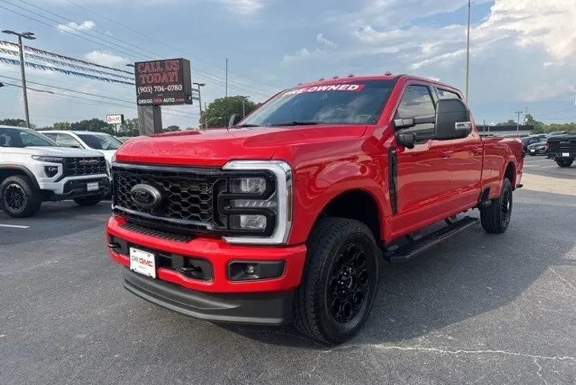 2025 Ford F-350 XLT photo 1