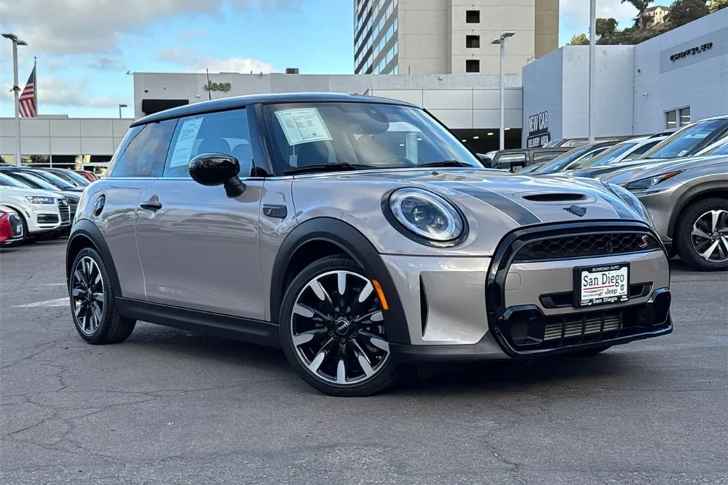 2024 Mini Cooper Hardtop S photo 1