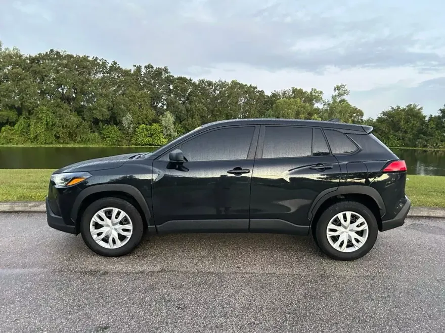 2025 Toyota Corolla Cross L photo 1