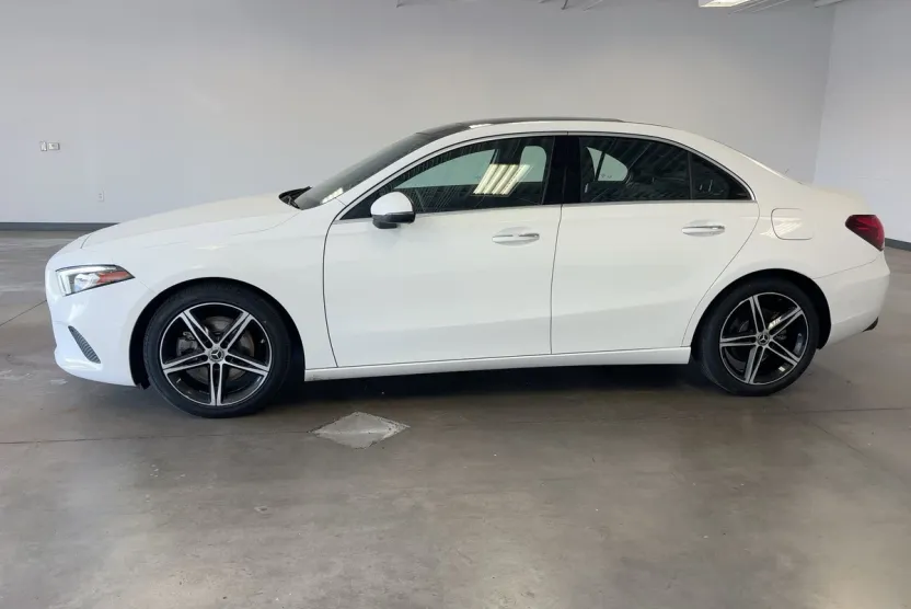 2022 Mercedes Benz A 220 photo 1