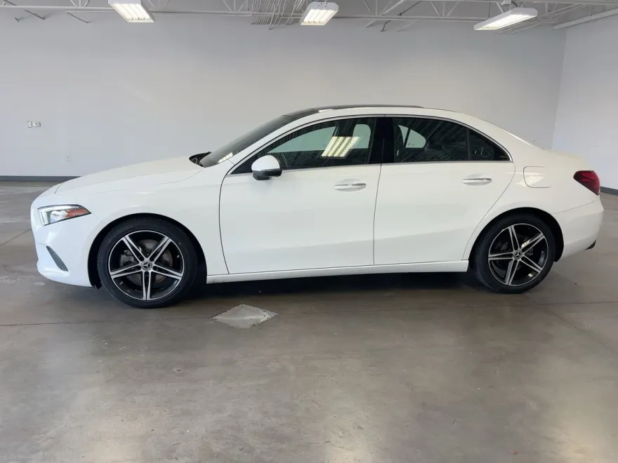 2022 Mercedes Benz A 220 photo 1