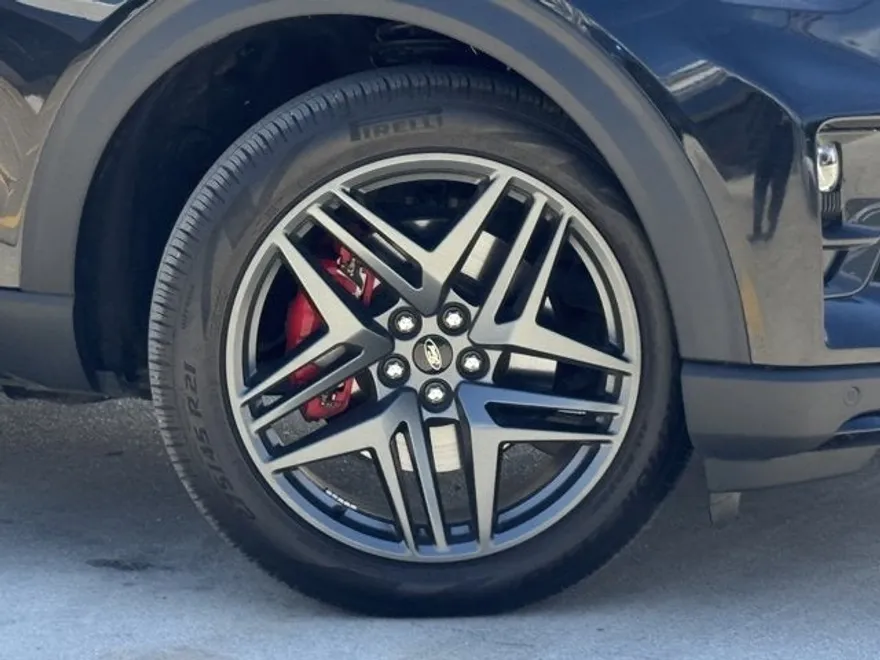 2025 Ford Explorer ST photo 1