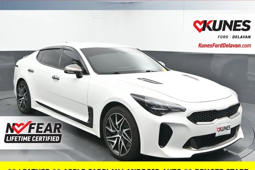 2023 Kia Stinger GT-Line photo 1
