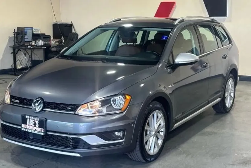 2017 Volkswagen Golf Alltrack TSI S photo 1