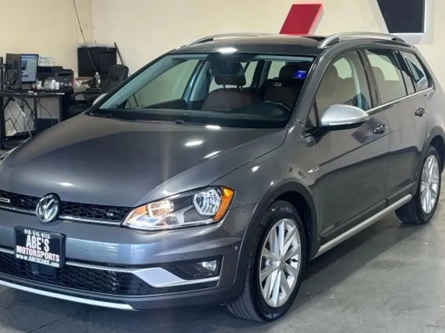 2017 Volkswagen Golf Alltrack TSI S photo 1