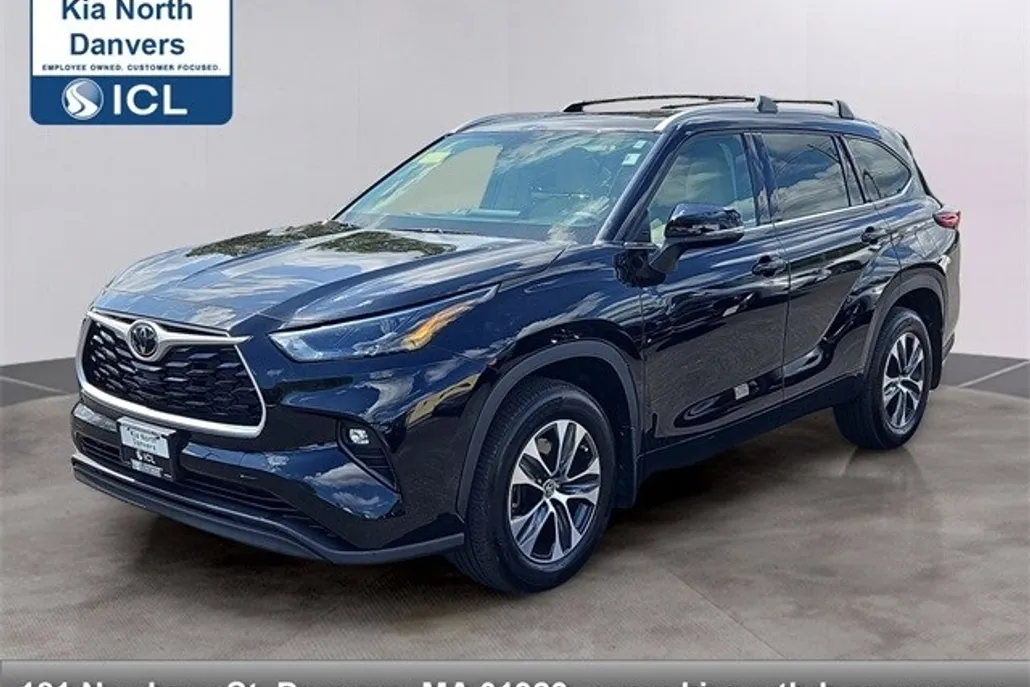 2022 Toyota Highlander XLE photo 1