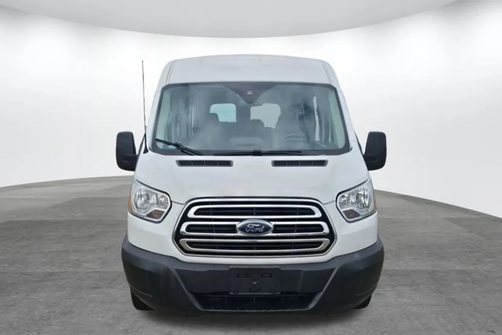 2019 Ford Transit XLT photo 1