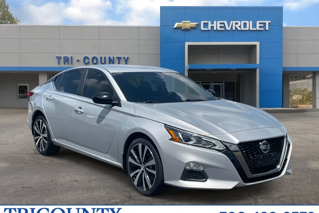 2022 Nissan Altima SR photo 1
