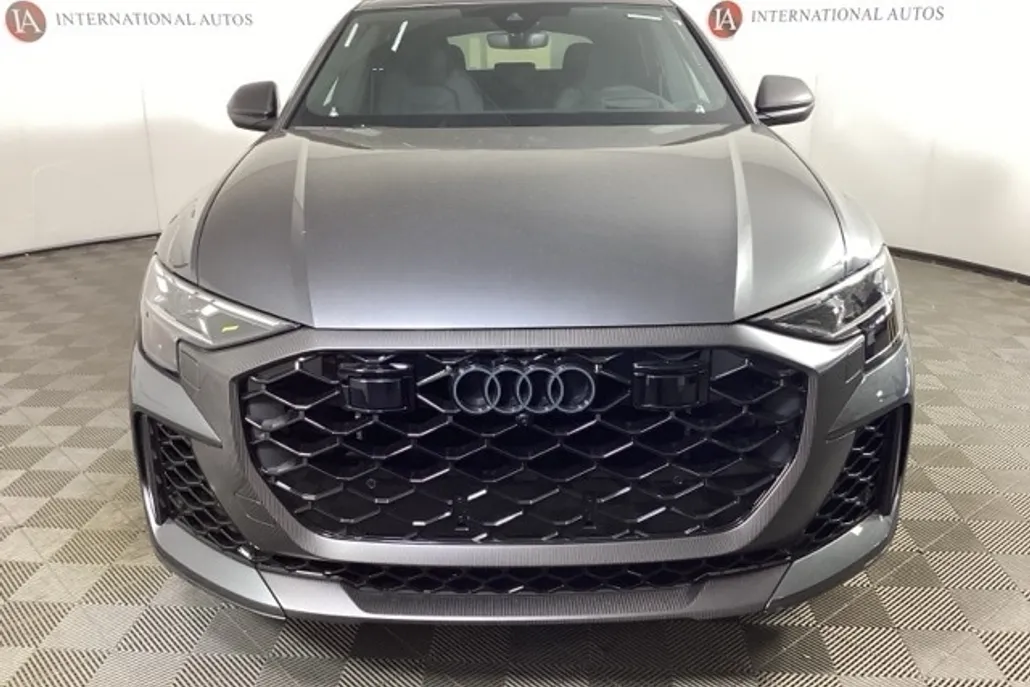 2025 Audi RS Q8 photo 1