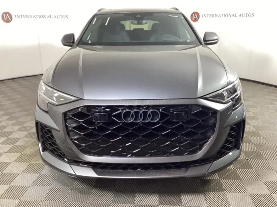 2025 Audi RS Q8 photo 1