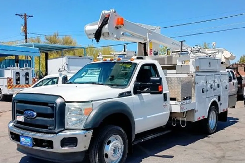 2013 Ford F-550 photo 1