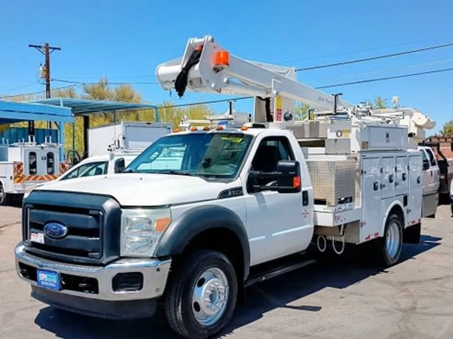 2013 Ford F-550 photo 1