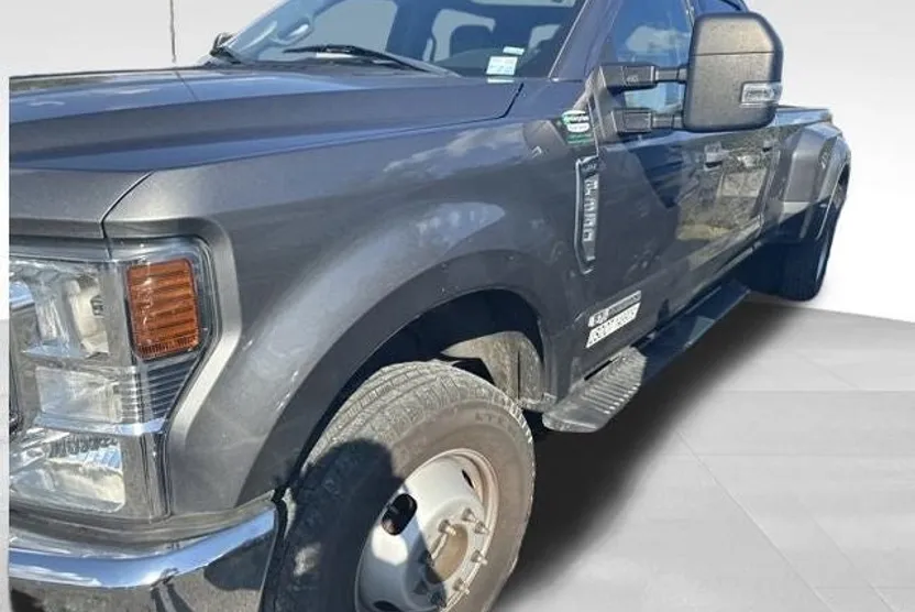 2022 Ford F-350 photo 1