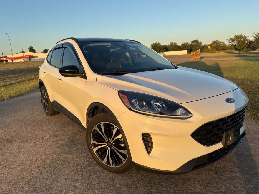 2022 Ford Escape SE photo 1