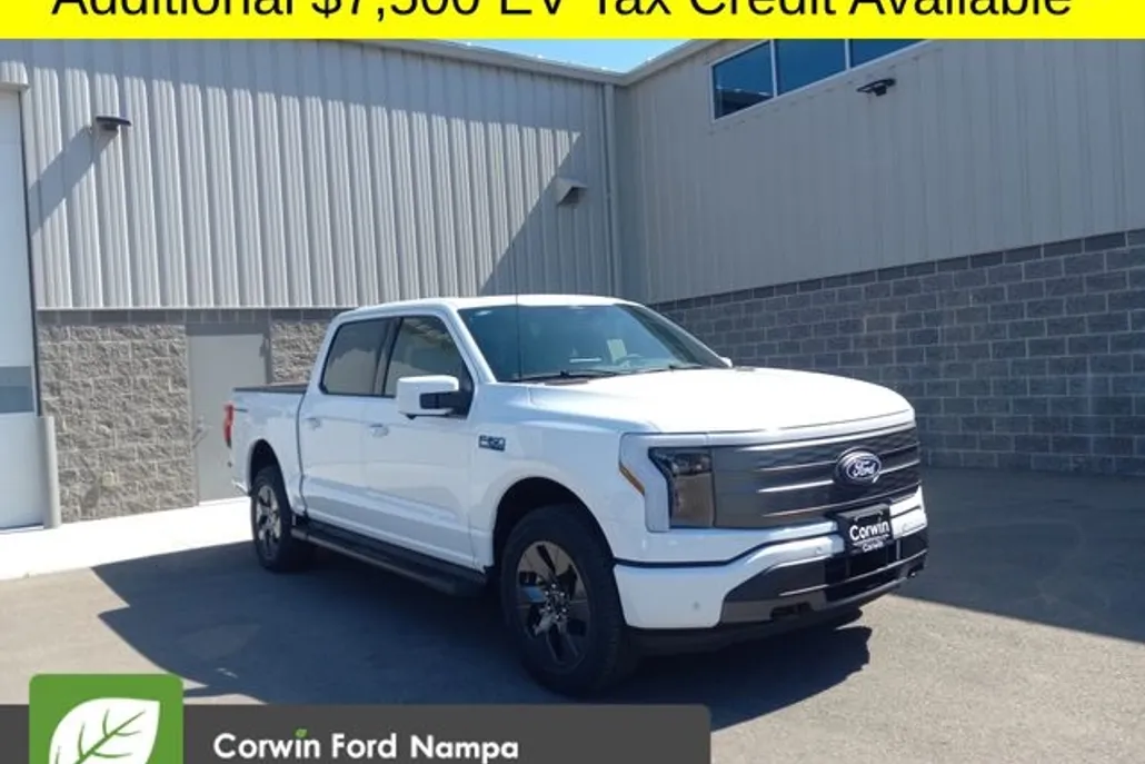 2025 Ford F-150 Lightning Lariat photo 1