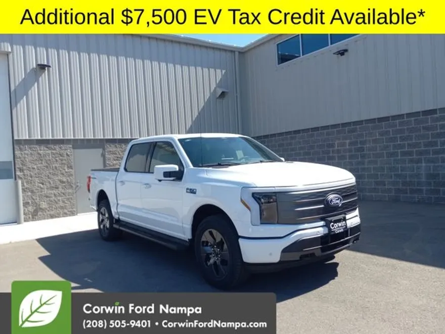 2025 Ford F-150 Lightning Lariat photo 1