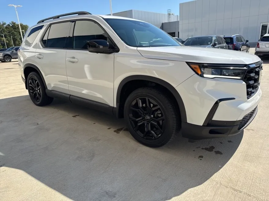 2025 Honda Pilot Black Edition photo 1