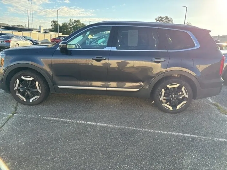 2025 Kia Telluride S photo 1