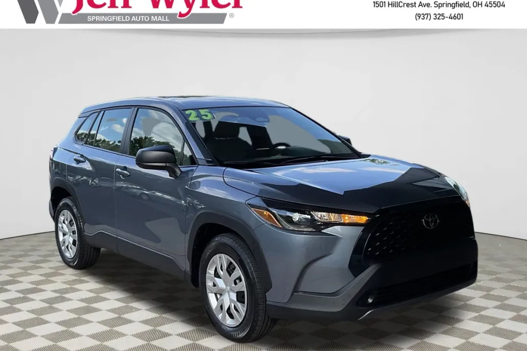2025 Toyota Corolla Cross L photo 1