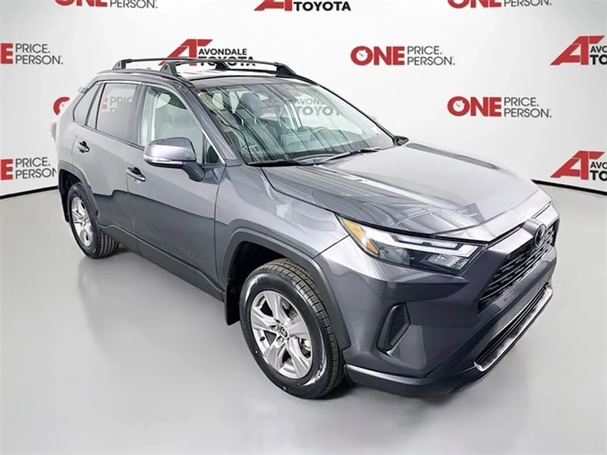 2023 Toyota RAV4 XLE photo 1