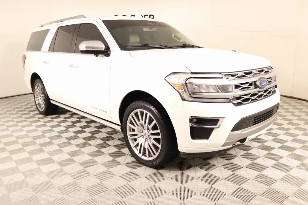 2023 Ford Expedition MAX Platinum photo 1