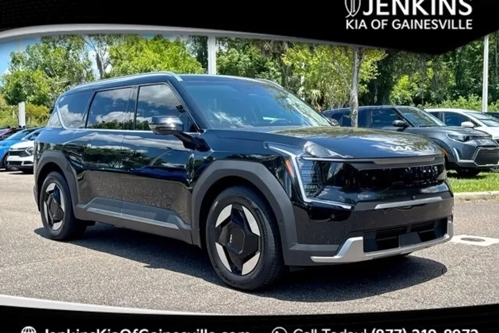 2026 Kia EV9 Wind photo 1