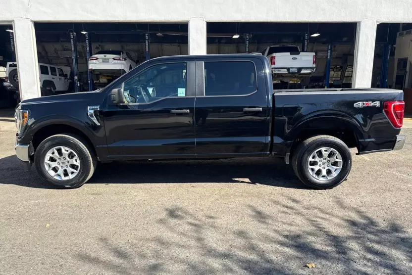 2023 Ford F-150 XLT photo 1