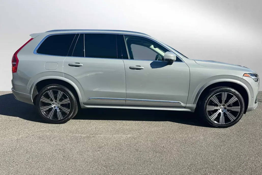 2025 Volvo XC90 AWD photo 1
