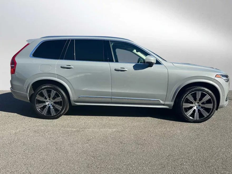 2025 Volvo XC90 AWD photo 1