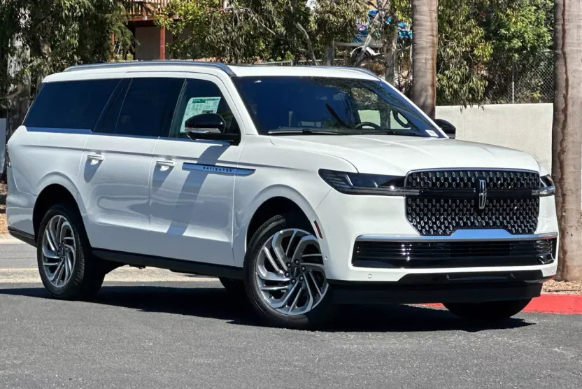 2025 Lincoln Navigator L Reserve photo 1