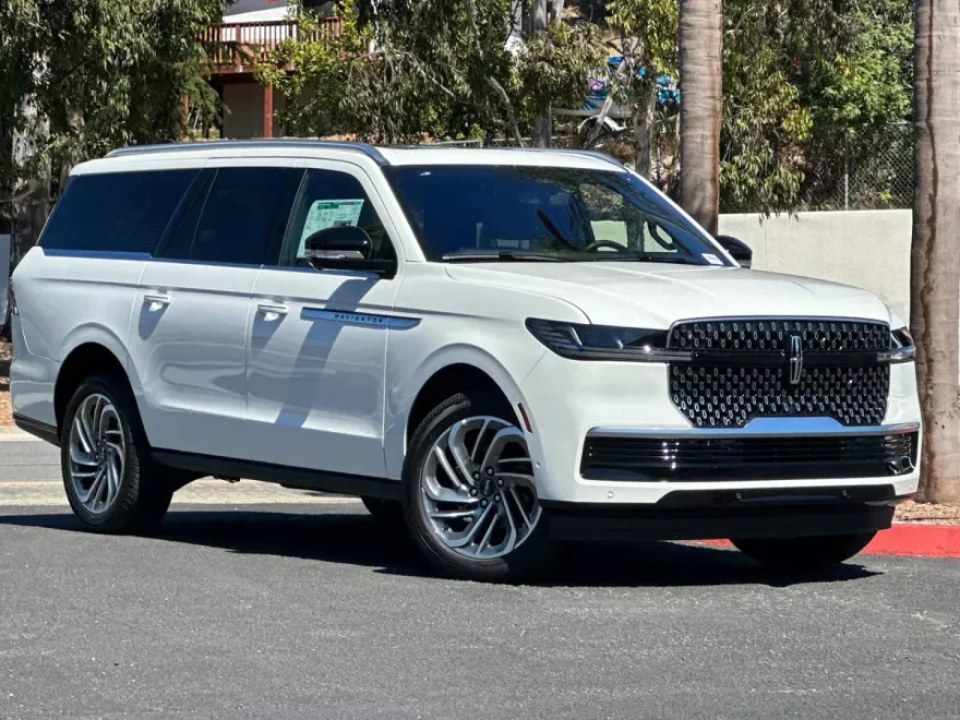 2025 Lincoln Navigator L Reserve photo 1
