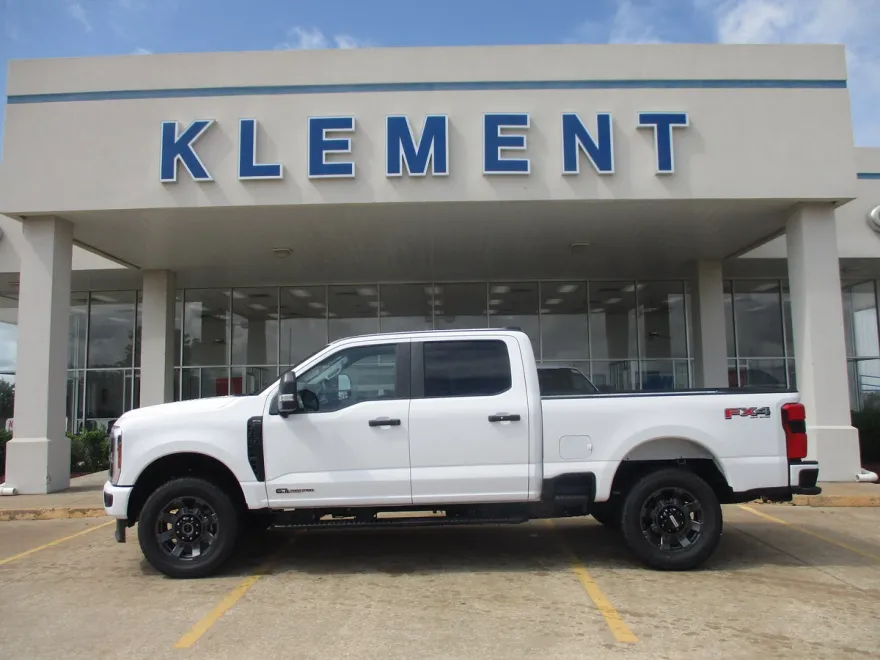 2025 Ford F-250 photo 1