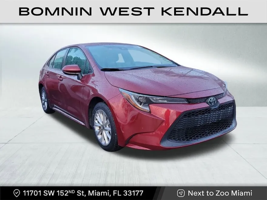 2022 Toyota Corolla LE photo 1