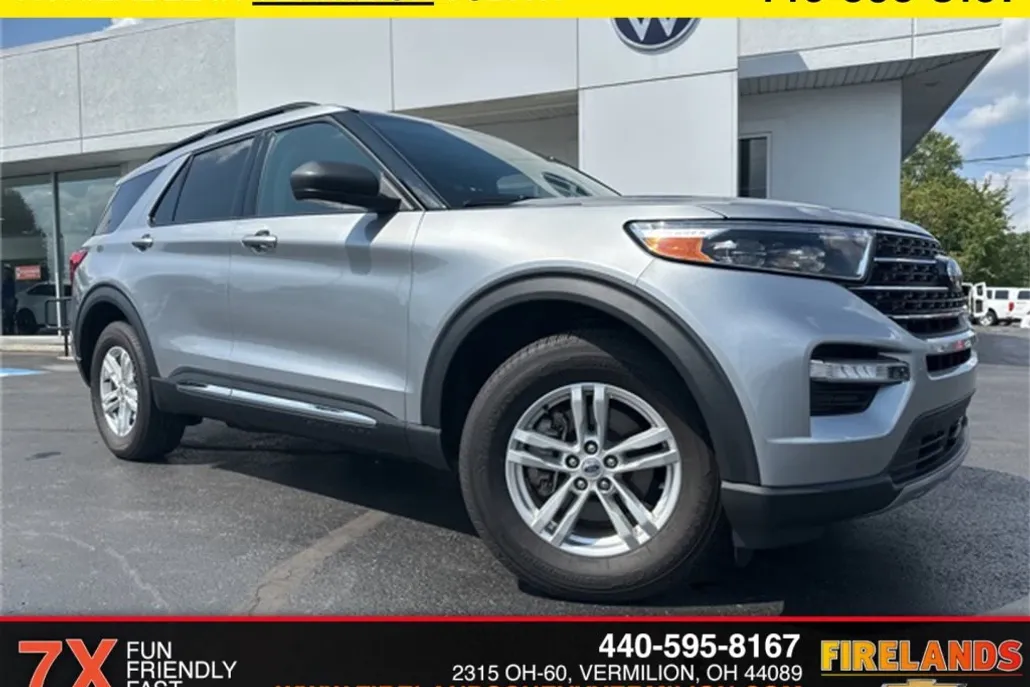 2021 Ford Explorer XLT photo 1