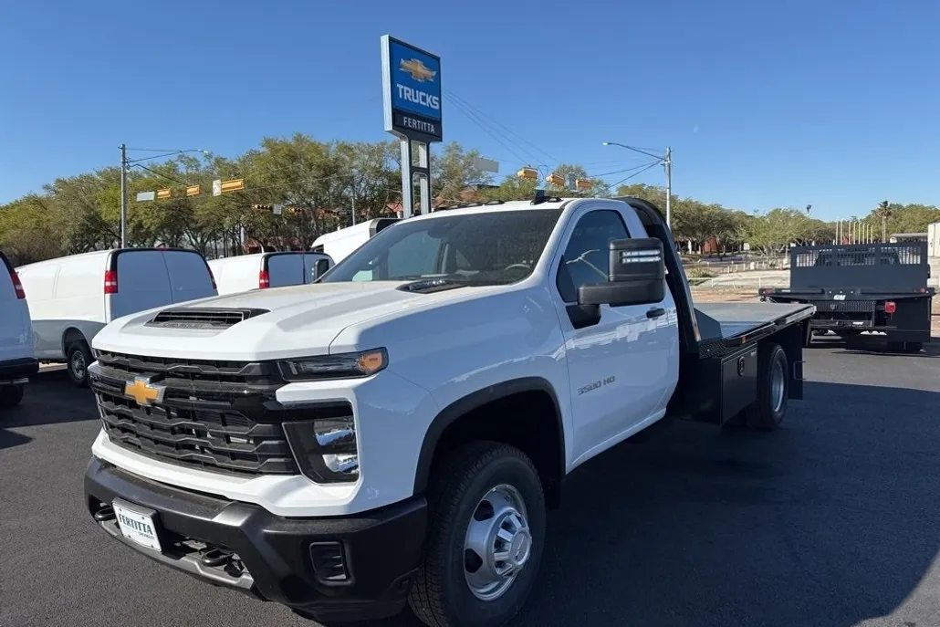 2025 Chevrolet Silverado 3500HD Work Truck photo 1