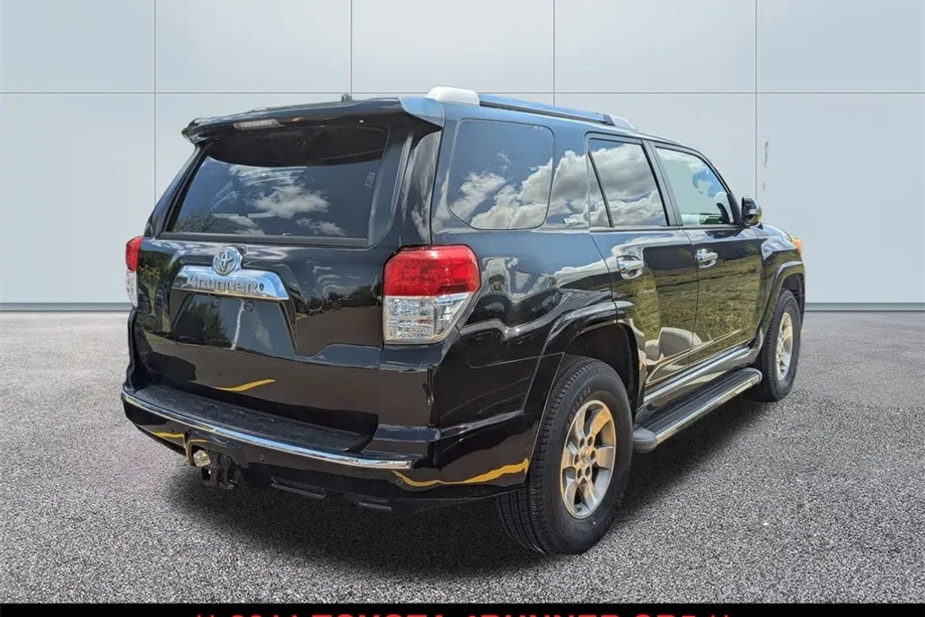 2011 Toyota 4Runner SR5 photo 1