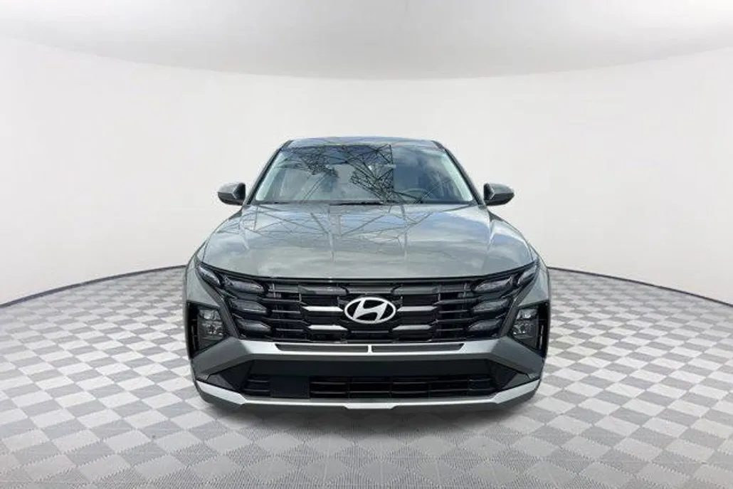 2025 Hyundai Tucson SE photo 1