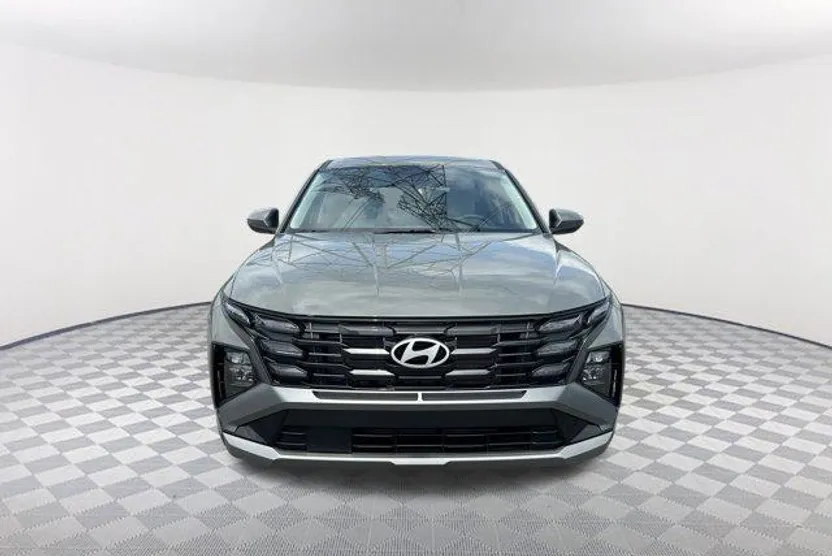 2025 Hyundai Tucson SE photo 1