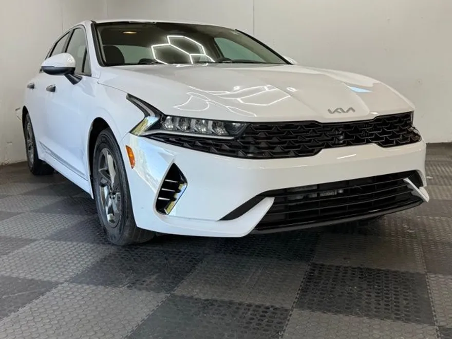 2023 Kia K5 LXS photo 1