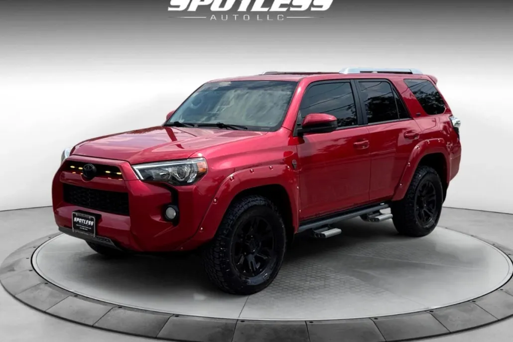 2017 Toyota 4Runner SR5 4WD photo 1