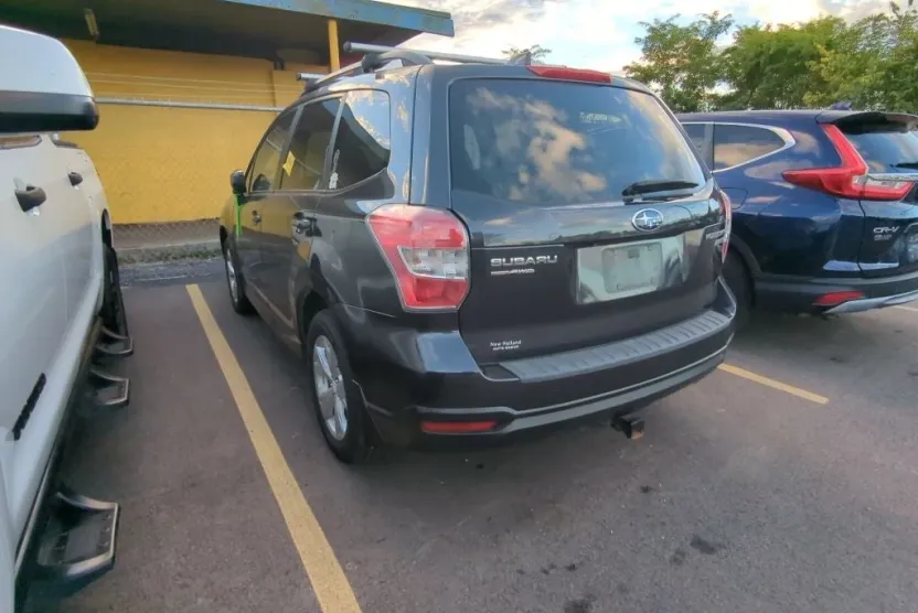 2016 Subaru Forester 2.5i Premium photo 1