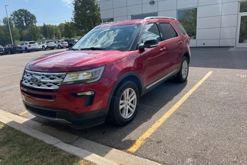 2018 Ford Explorer XLT photo 1