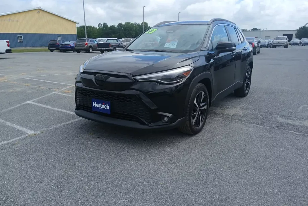 2023 Toyota Corolla Cross Hybrid XSE photo 1