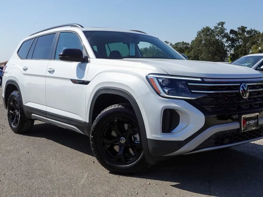 2026 Volkswagen Atlas Peak Edition SE photo 1
