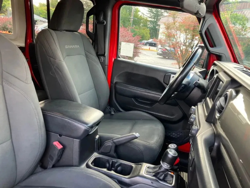 2019 Jeep Wrangler Unlimited Sahara Sport photo 1