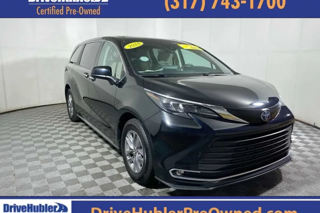 2024 Toyota Sienna XLE photo 1
