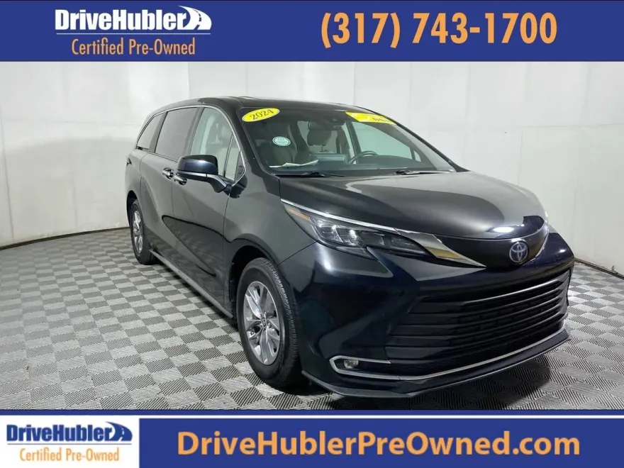 2024 Toyota Sienna XLE photo 1