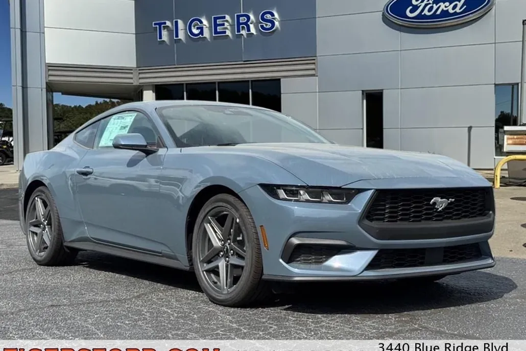 2025 Ford Mustang EcoBoost photo 1