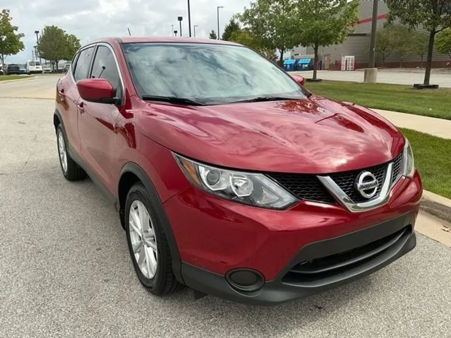 2017 Nissan Rogue Sport S photo 1